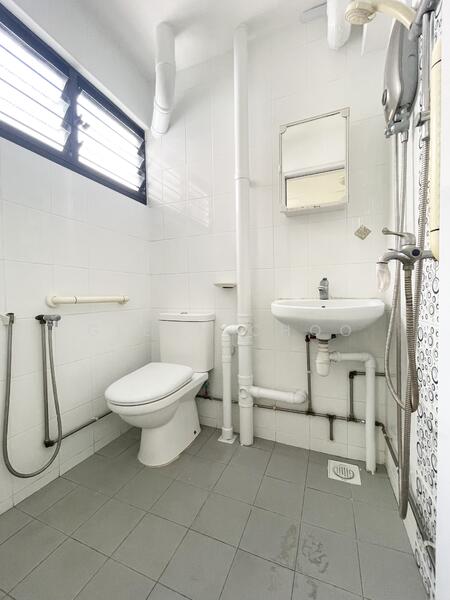 For Sale - 352 Hougang Avenue 7