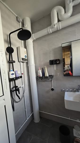 223 Choa Chu Kang Central, 223 Choa Chu Kang Central, 3 Bedrooms, 1,100 sqft, HDB Flat For Sale, by Elysabet Salim, 60020411 - Bathroom - PropertyGuru.com.sg