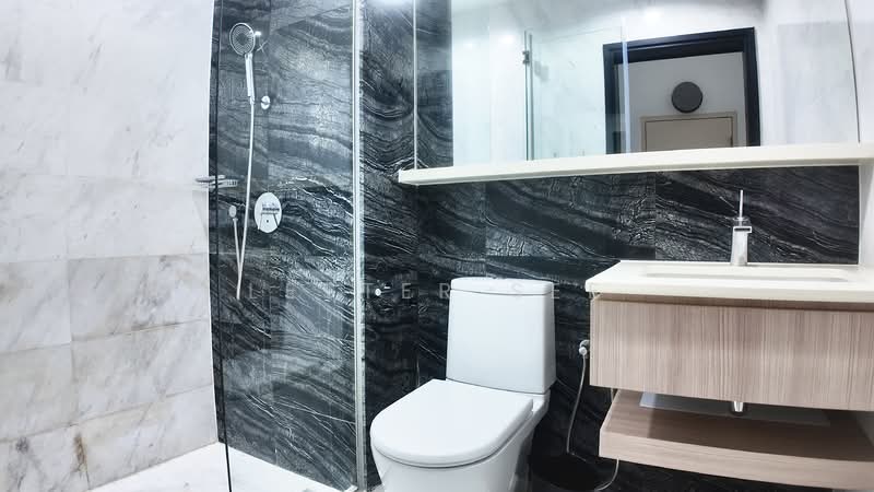 Euhabitat Condominium For Sale at S$ 780,000 | PropertyGuru Singapore - Bathroom