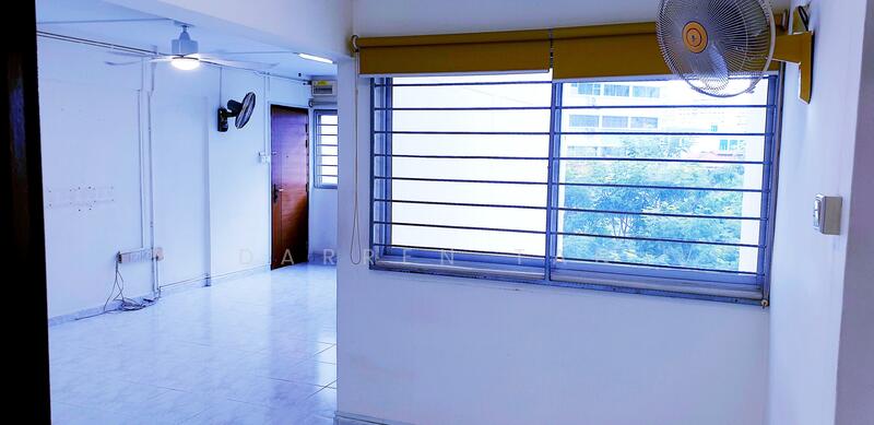 Privacy, Dining & Living Seperated 