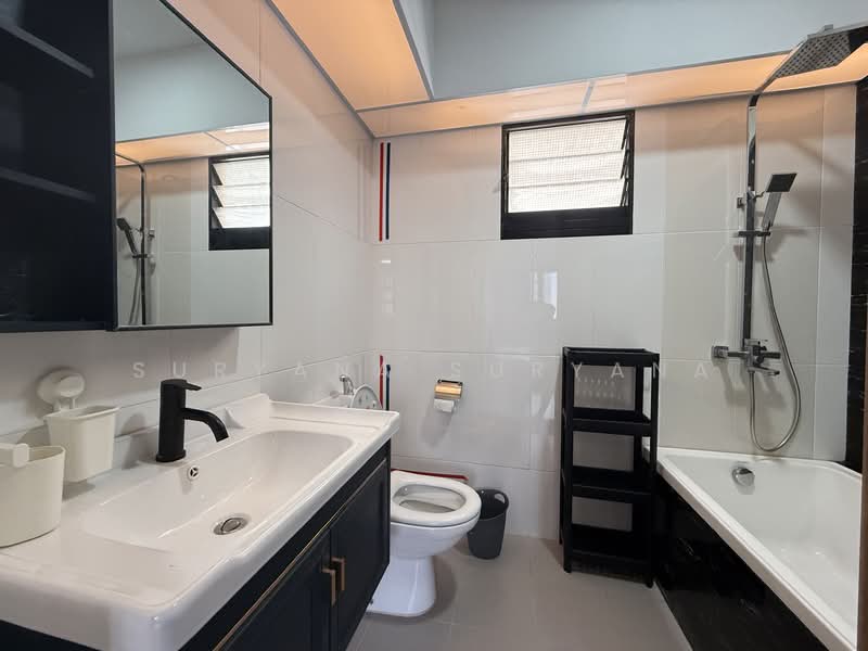 463A Bukit Batok Street 41, 463A Bukit Batok Street 41, 3 Bedrooms, 1,216 sqft, HDB Flat For Rent, by Suryana Suryana, 60020822 - Bathroom - PropertyGuru.com.sg