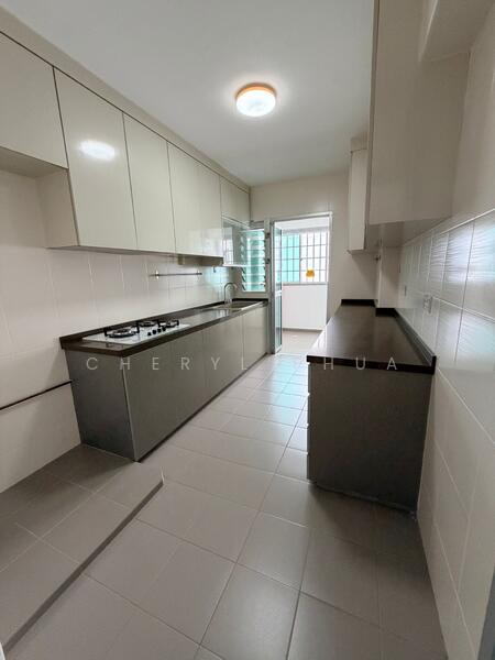 428B Yishun Avenue 11 HDB Flat For Sale at S$ 728,000 | PropertyGuru Singapore - Kitchen