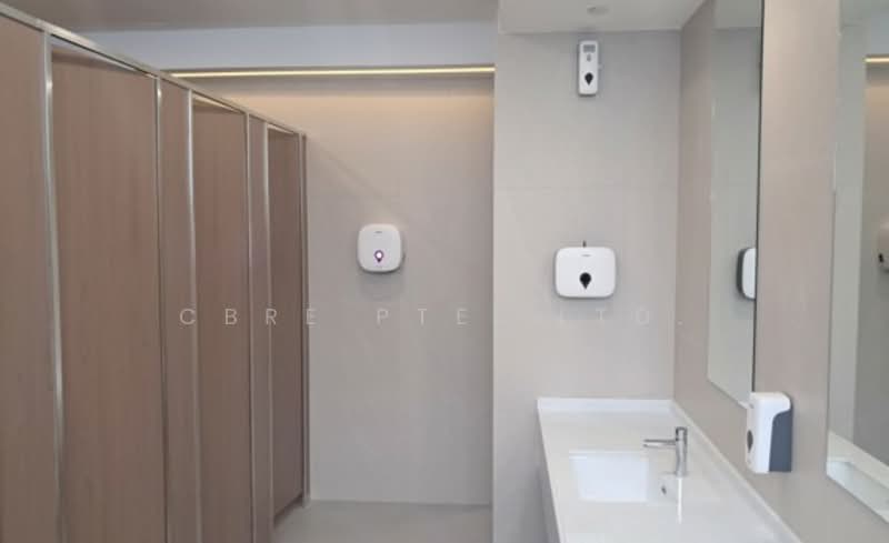 The Synergy, 1 International Business Park, 11,043 sqft, Business / Science Park For Rent, by CHUA SIQIN, 60021431 - Bathroom - CommercialGuru.com.sg