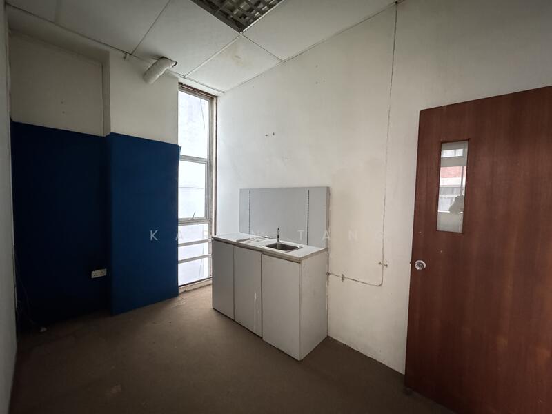 Genting Lane Office, Genting Lane, 1,285 sqft, Light Industrial (B1) For Rent, by Karen Tang, 60021546 - CommercialGuru.com.sg
