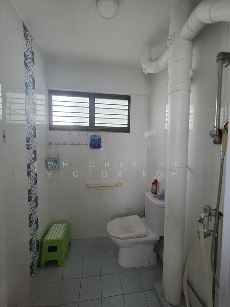 223 Yishun Street 21, 223 Yishun Street 21, 2 Bedrooms, 721 sqft, HDB Flat For Rent, by Koh Chee Wei (Victor Koh), 60021731 - Bathroom - PropertyGuru.com.sg
