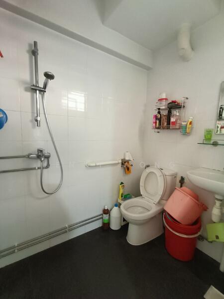 103 Bukit Batok Central, 103 Bukit Batok Central, Room Rental, 180 sqft, HDB Flat For Rent, by Jenny Wong, 60021823 - Bathroom - PropertyGuru.com.sg