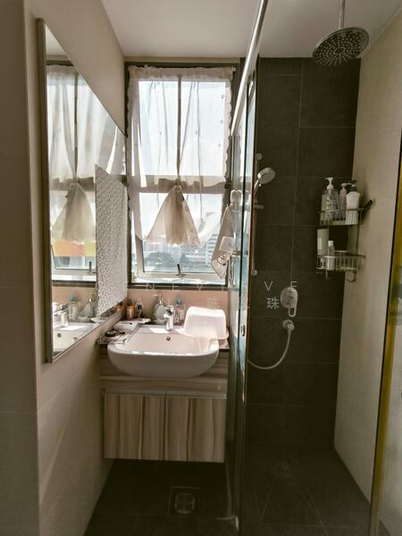 Sims Edge, 1 Geylang East Avenue 2, 2 Bedrooms, 474 sqft, Condominium For Rent, by Genevieve Tan 陈仪珠, 60022091 - Bathroom - PropertyGuru.com.sg