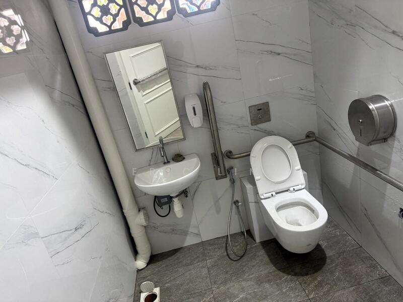 Rowell Road, Rowell Road, 1,000 sqft, Food & Beverage For Rent, by Eric Lim, 60022149 - Bathroom - CommercialGuru.com.sg