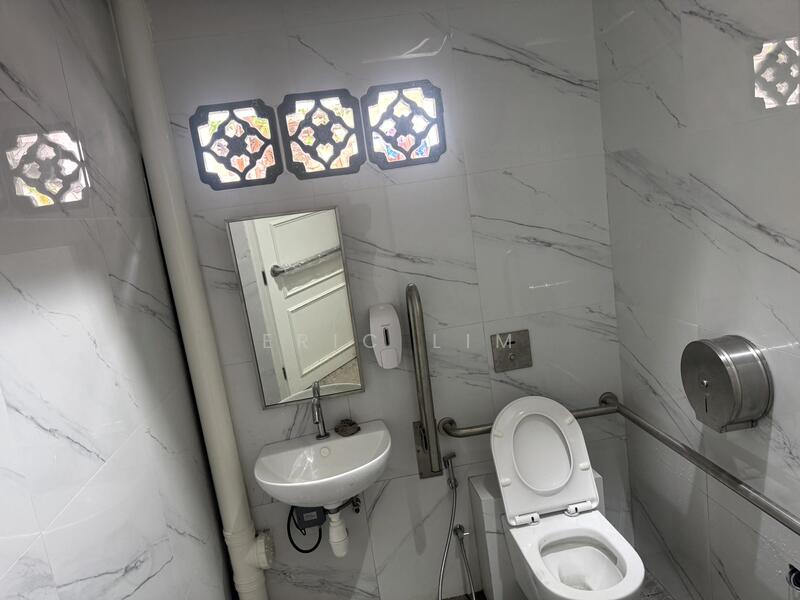 Rowell Road, Rowell Road, 1,000 sqft, Food & Beverage For Rent, by Eric Lim, 60022149 - Bathroom - CommercialGuru.com.sg