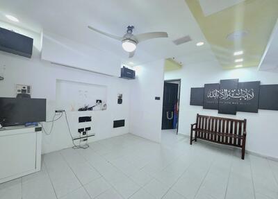 For Sale - 812 Jurong West Street 81