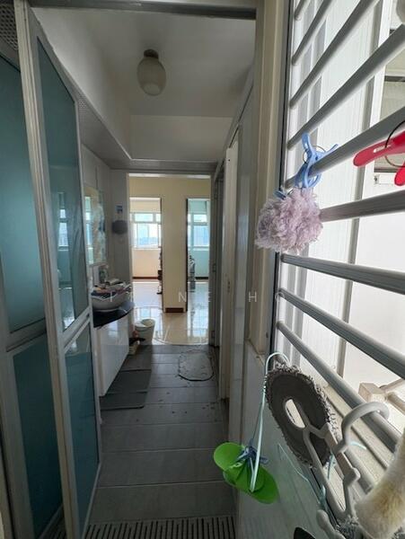 22 Teban Gardens Road, 22 Teban Gardens Road, 3 Bedrooms, 990 sqft, HDB Flat For Rent, by Irene Ho, 60022543 - Hallway - PropertyGuru.com.sg
