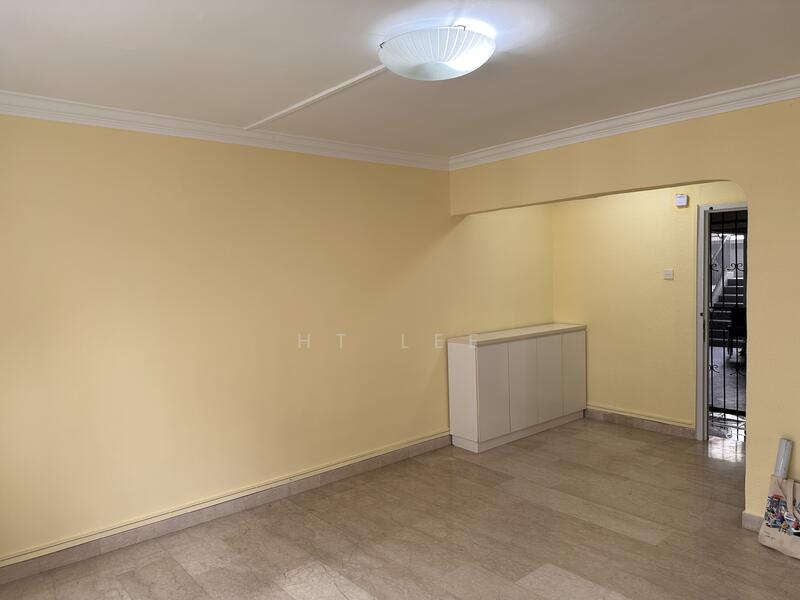 62 Dakota Crescent HDB Flat For Sale at S$ 938,800 | PropertyGuru Singapore - Living Room