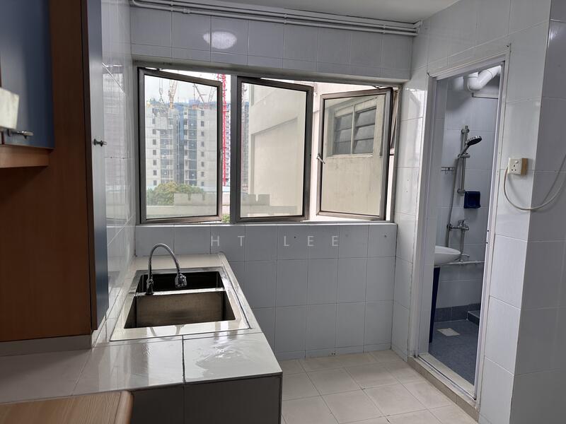 62 Dakota Crescent HDB Flat For Sale at S$ 938,800 | PropertyGuru Singapore - Kitchen