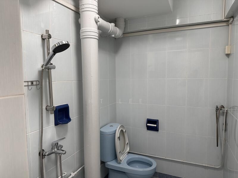 62 Dakota Crescent HDB Flat For Sale at S$ 938,800 | PropertyGuru Singapore - Bathroom