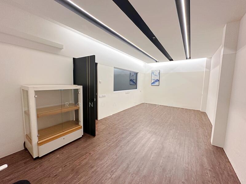 Ubi Techpark, 10 Ubi Crescent, 1,600 sqft, Light Industrial (B1) For Rent, by Ronda Tham, 60023063 - CommercialGuru.com.sg