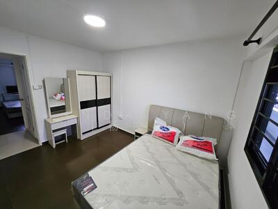 For Sale - 549 Ang Mo Kio Avenue 10