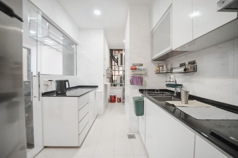 Maple Woods, 985 Bukit Timah Road, 2 Bedrooms, 951 sqft, Condominium For Rent, by Celest Ho, 60023308 - Kitchen - PropertyGuru.com.sg