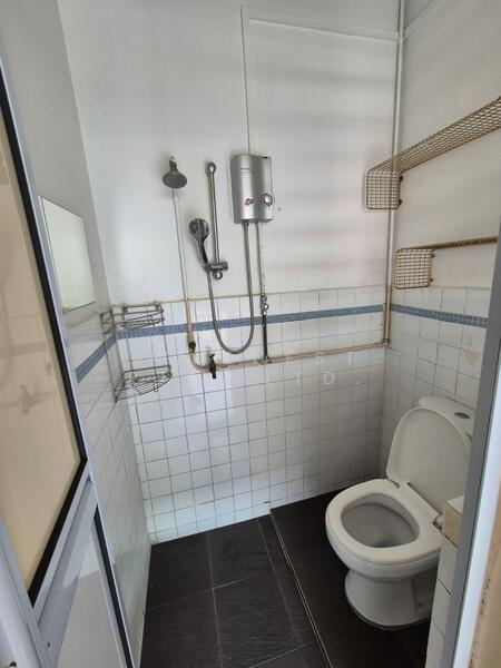 Joo Chiat Place, Joo Chiat Place, 3 Bedrooms, 2,600 sqft, Terraced House For Rent, by KENNETH CHUA, 60023840 - Bathroom - PropertyGuru.com.sg