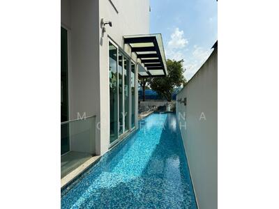 For Sale - Off Holland Road 1km Henry Park and MGS