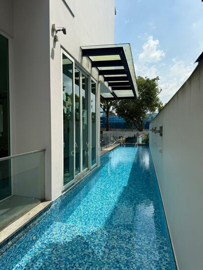 Off Holland Road 1km Henry Park and MGS