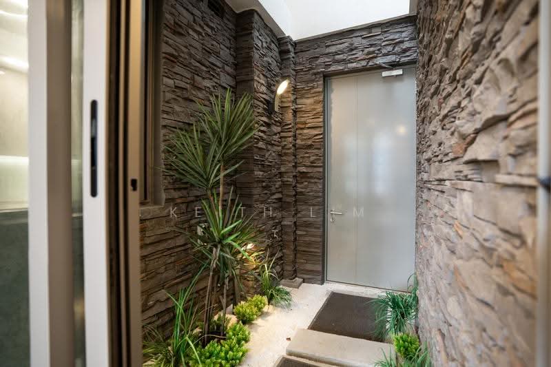 The Laurels @ Cairnhill Road, 38 Cairnhill Road, Orchard / River Valley, 2 Bedrooms, 3,850 sqft, Condominium For Sale, by Keith Lim, 60024058 - Entrance - PropertyGuru.com.sg
