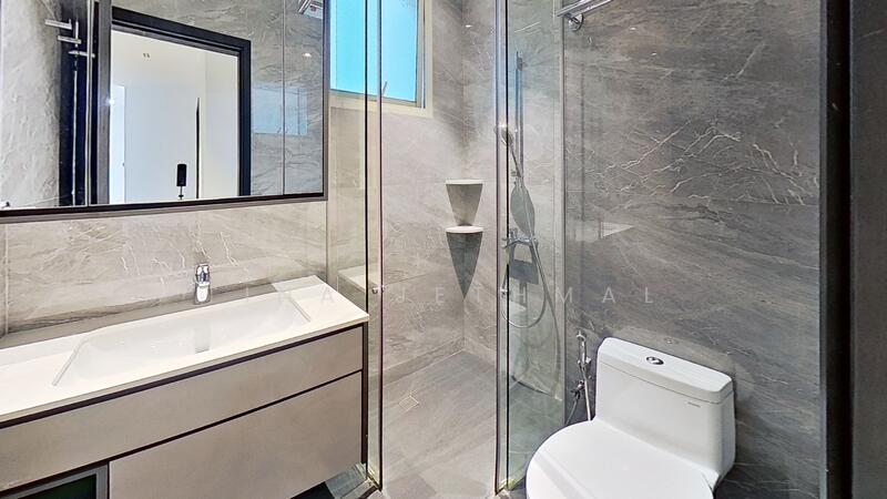Crystal Rhu, 8A Tanjong Rhu Road, 3 Bedrooms, 1,291 sqft, Condominium For Sale, by Tina Jethmal, 60024155 - Bathroom - PropertyGuru.com.sg