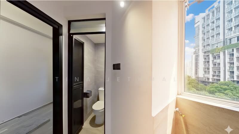 Crystal Rhu, 8A Tanjong Rhu Road, East Coast / Marine Parade, 3 Bedrooms, 1,281 sqft, Condominium For Sale, by Tina Jethmal, 60024155 - Helper's Bathroom - PropertyGuru.com.sg