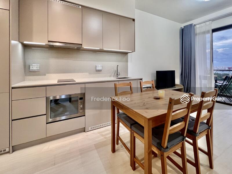 Kitchen & Dining