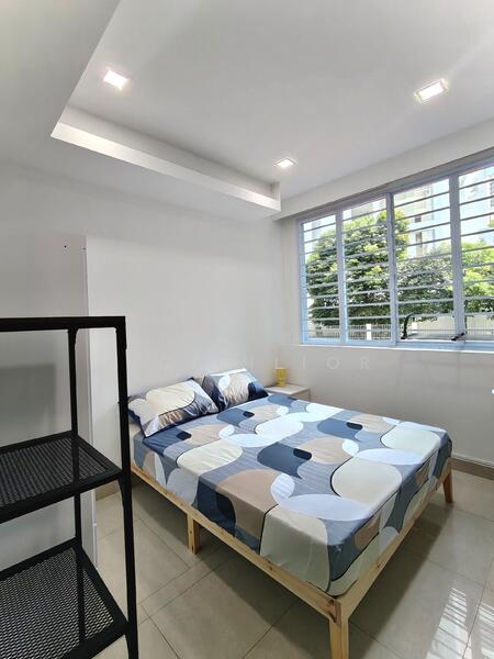 Queen sized bed bedroom