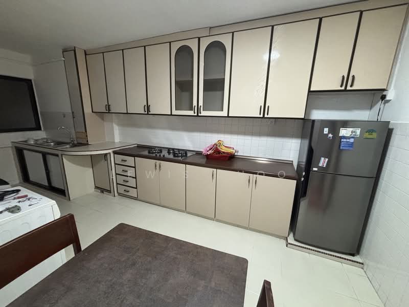 667 Hougang Avenue 4, 667 Hougang Avenue 4, 2 Bedrooms, 796 sqft, HDB Flat For Rent, by Lewis Choo, 60024351 - Kitchen - PropertyGuru.com.sg