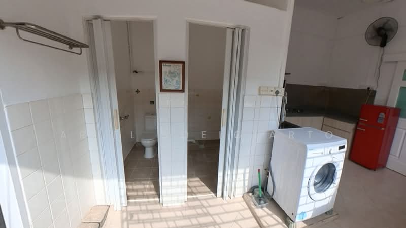 158 Upper East Coast Road, 158Upper East Coast Road, 3 Bedrooms, 1,300 sqft, Apartment For Rent, by Ariel Soeigiarto, 60024483 - PropertyGuru.com.sg