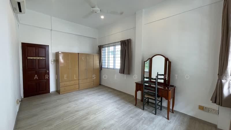 158 Upper East Coast Road, 158Upper East Coast Road, 3 Bedrooms, 1,300 sqft, Apartment For Rent, by Ariel Soeigiarto, 60024483 - PropertyGuru.com.sg