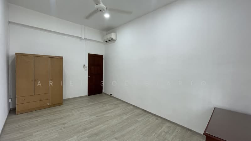 158 Upper East Coast Road, 158Upper East Coast Road, 3 Bedrooms, 1,300 sqft, Apartment For Rent, by Ariel Soeigiarto, 60024483 - PropertyGuru.com.sg