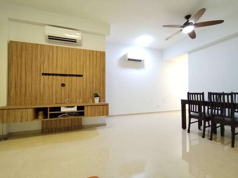 Very spacious living dining area