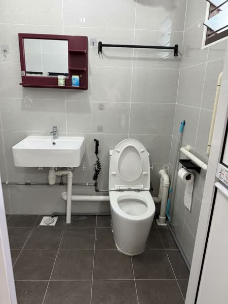 214 Petir Road, 214 Petir Road, Room Rental, 200 sqft, HDB Flat For Rent, by Angela Khoo, 60024635 - Bathroom - PropertyGuru.com.sg