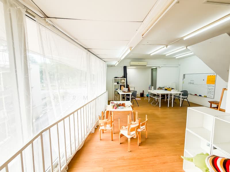 Pandan Valley Condo Shop / Office, Pandan Valley, Ulu Pandan Road, Holland Road, 860 sqft, Other Retail For Rent, by Jermaine Ang, 60024651 - CommercialGuru.com.sg