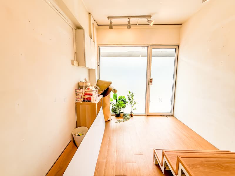 Pandan Valley Condo Shop / Office, Pandan Valley, Ulu Pandan Road, Holland Road, 860 sqft, Other Retail For Rent, by Jermaine Ang, 60024651 - CommercialGuru.com.sg