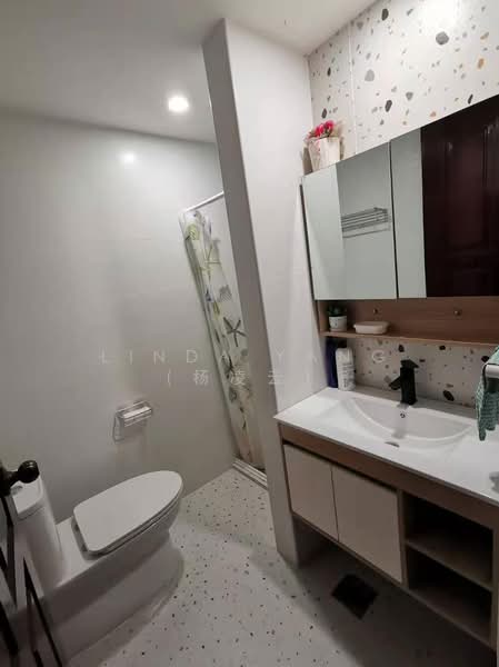 Westmere, 71 Jurong East Street 13, Room Rental, 190 sqft, Condominium For Rent, by Linda Yang (杨凌云）, 60024748 - Bathroom - PropertyGuru.com.sg