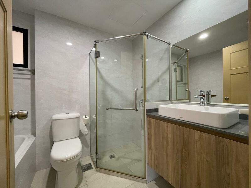 Heritage View, 8 Dover Rise, 3 Bedrooms, 1,195 sqft, Condominium For Rent, by Melvin Chun, 60024764 - Bathroom - PropertyGuru.com.sg
