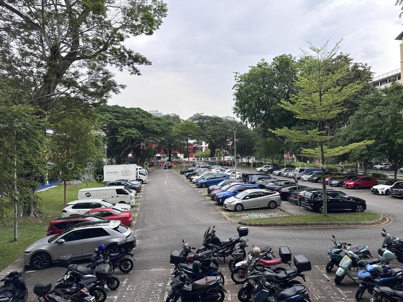 CITY FRINGE Business Space. Office Setting Storage & Distributions. Near Holland V. 4 mins walk MRT, Size: 3000~4000 sqft CONTACT: +6596881177, Alexandra / Commonwealth, 3,800 sqft, Light Industrial (B1) For Rent, by ADRIAN, 60024969 - Ample Parking - CommercialGuru.com.sg