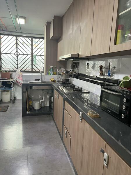 743 Jurong West Street 73, 743 Jurong West Street 73, 2 Bedrooms, 1,000 sqft, HDB Flat For Rent, by Fernn Lim, 60025505 - Kitchen - PropertyGuru.com.sg