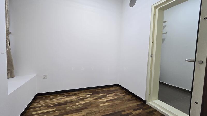 3rd Bedroom / Study