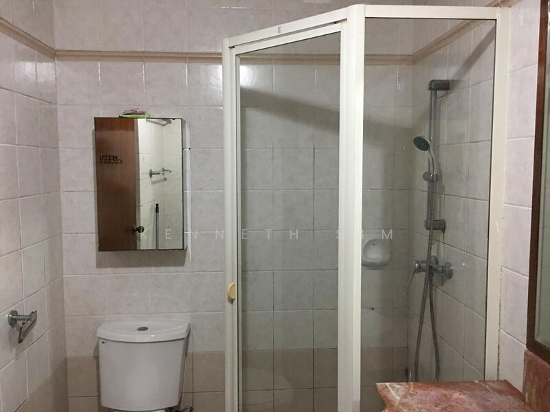 0703 attached Master Bathroom