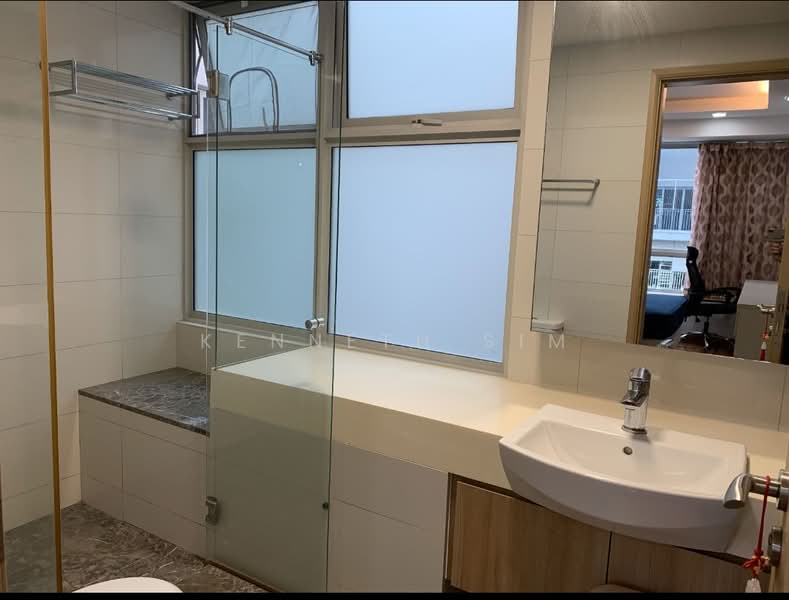 Summerdale, 2 Boon Lay Drive, Room Rental, 160 sqft, Condominium For Rent, by Kenneth Sim, 60025731 - Caspian attached Bathroom - PropertyGuru.com.sg