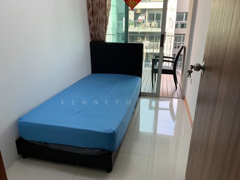 Summerdale, 2 Boon Lay Drive, Room Rental, 160 sqft, Condominium For Rent, by Kenneth Sim, 60025731 - Caspian balcony CC3 room $1000 - PropertyGuru.com.sg