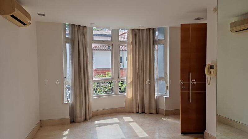 For Rent - The Taipan