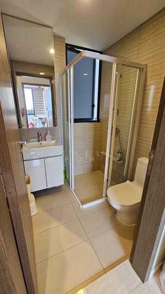 Sky Vue, Bishan Street 14, 3 Bedrooms, 1,141 sqft, Condominium For Rent, by Michelle Poh, 60026280 - Bathroom - PropertyGuru.com.sg