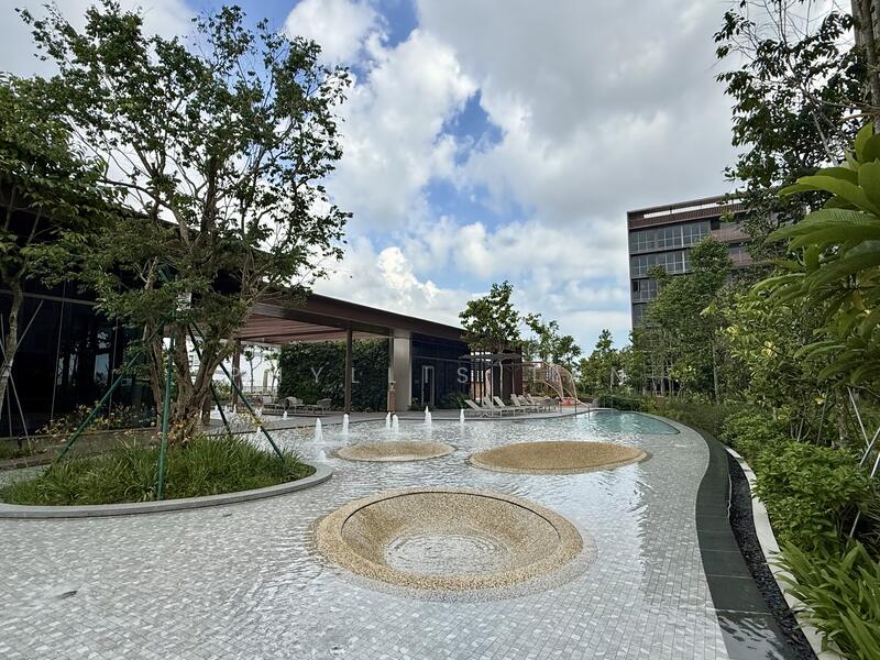 Pasir Ris 8, 8 Pasir Ris Drive 8, 2 Bedrooms, 710 sqft, Condominium For Rent, by Phyllis Tan, 60026413 - Pool - PropertyGuru.com.sg