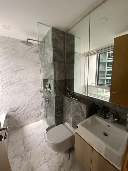 Master Bedroom Bathroom