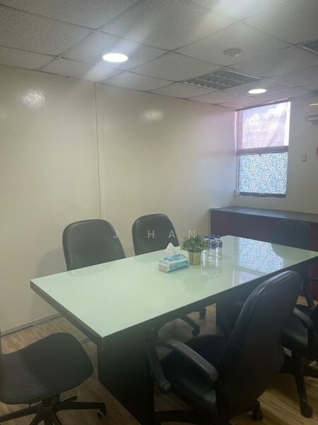 Manhattan House, 151 Chin Swee Road, 1,324 sqft, Office For Sale, by J Han, 60026421 - Study - CommercialGuru.com.sg